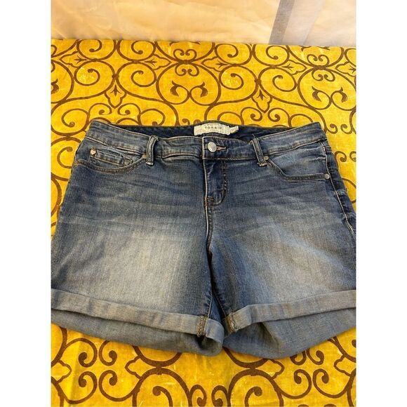 Torrid size 12R stretch jean denim short rn#120684 distressed - Picture 5 of 5